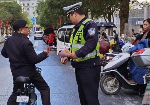 湖南：桂东交警大力宣传电动车免费上牌