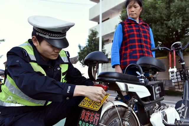 湖南：蓝山县免费上牌 安全出行
